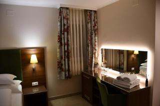 Modern guest rooms with rural charm - 8