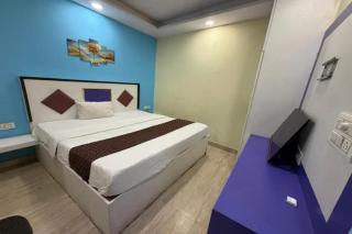 FabHotel Gold Star - 4