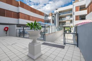 Big & Breezy | Free Parking | Stroll to HSW - 1