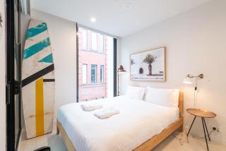 Trendy 1 Bedroom Apartment in the Heart of Collingwood - 8