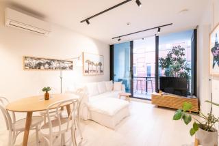 Trendy 1 Bedroom Apartment in the Heart of Collingwood - 3