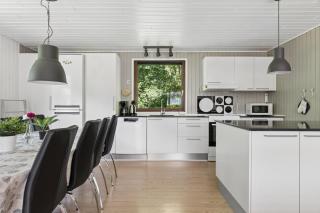 Spacious Holiday Home In Scenic Arrild - 2