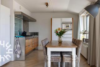 OV756 - Spacious 2-person apartment near Giethoorn with a beautiful view over the water - 2