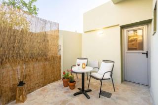 Filiatra Charming Urban Escape Your Cozy Retreat - 6
