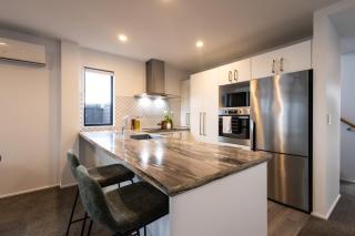 Sage House - CBD, Fire Pit, Free Parking - 2