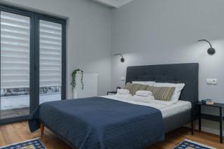 City Center Gem Huge Patio, AC & Modern Design - 0