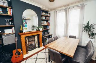 2BR Terrace in Darley Abbey with Free Parking - Sleeps 4 - 5