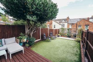 2BR Terrace in Darley Abbey with Free Parking - Sleeps 4 - 6