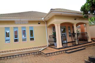 Katrina fully furnished house 3 bedroom - 1