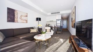 KozyGuru | Chatswood Studio | Walk to Station - 9