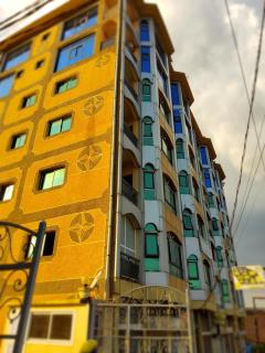 Chris Complex Executive Stays -Luxury Furnished Apartments and Guesthouses In Yaounde - 8