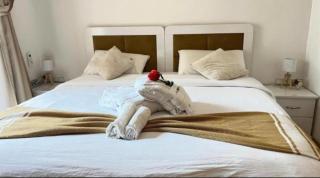 Appartement de Luxe avec Jardin Vue sur la Piscine Golf Securise 24h sur 24 a 5 Minutes de l Aeroport - 1