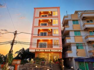 New Hotel Golden Wave Premium in Marine Drive - Sea View Rooms with Balcony - Free parking, Restaurant, Free Wi-fi, Spacious Rooms - 0