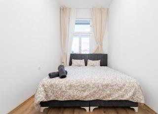 Elegant 4BR Apt, Prime Location Near Westbahnhof - 1