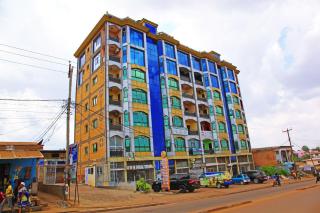 Chris Complex Executive Stays -Luxury Furnished Apartments and Guesthouses In Yaounde - 5