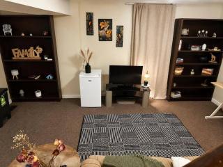 Cozy Basement Retreat in Bancroft - 9