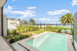 Villa Nalu - Luxury Beachfront Duplex & Pool - 7