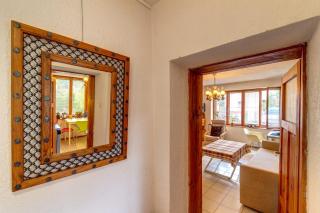 1-Bedroom Garden Flat - 2