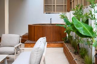 Light & Kozy Residence - Jacuzzi Lux Stay in Patra - 5