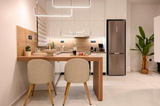 Light & Kozy Residence - Jacuzzi Lux Stay in Patra - 6