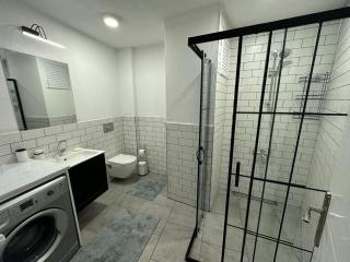 2-Bedroom Apartment in a Perfect Location - 2