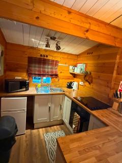 The Woodcutters Rest Cabin Sutton Coldfield - 7
