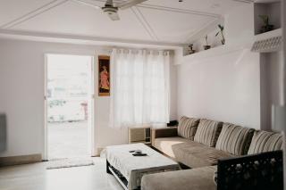Earthy 2 Bedroom Villa w Terrace, Shared Home - 6 - 6