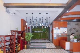 JinStyle Wulingyuan Budget Inn Near Baofeng Lake In Zhangjiajie With Chinese Inspired Design Convenient Access Affordable Stays For Value Conscious Travelers Exploring Zhangjiajie National Forest Park - 9