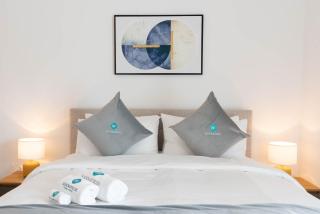 Bloomfields 1BR in Waters Edge 10 - 8