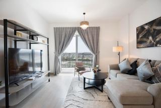 Bloomfields 1BR in Waters Edge 10 - 2