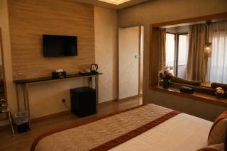 Mabrouk Hotel and Suites- Adult only - 9