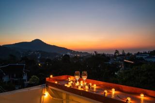 3BR Hillside Pool Villa Rooftop SeaViews - 8