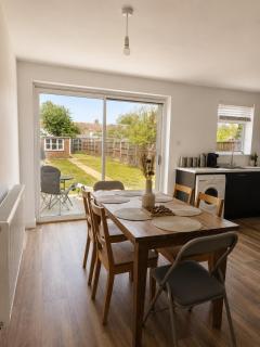 Winchester House Bedford - Parking, Garden, 9 mins to Universal - 5