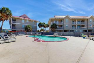 Water-view haven with sound-view balcony shared pool WiFi and AC - 9