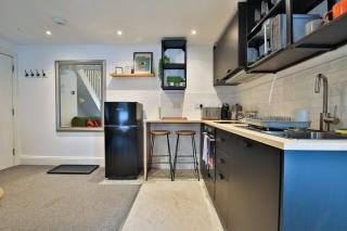 Modern 1-Bed Flat near Cardiff City Centre - 9