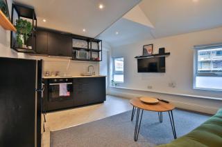 Modern 1-Bed Flat near Cardiff City Centre - 3