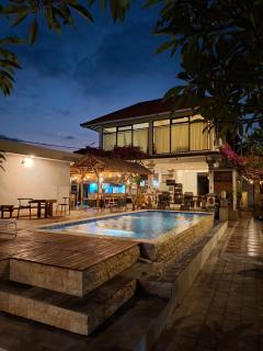 Puri Mandhara Lovina - 0