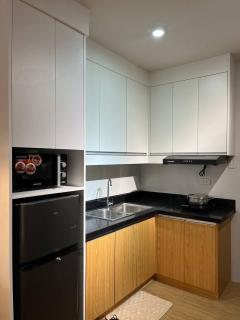 Cozy 2BR Condo near SM City Ecoland Davao - 4