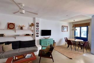 Sandy Bay Home with roof terrace and sea views - 3