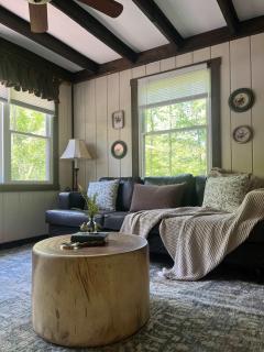 Charming Creekside Villa with Hot tub - 9