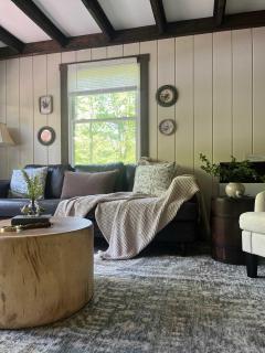 Charming Creekside Villa with Hot tub - 4
