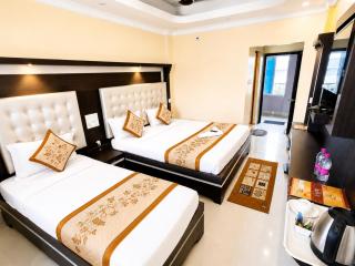 The Royale Bollywood 2,0 - Premium Beachside Family Stay Near Golden Beach & Jagannath Temple with AC Rooms, WiFi and Parking - Puri - 6
