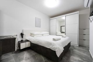 Beachfront Haven - Perfect for Groups - 9