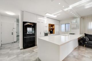 Beachfront Haven - Perfect for Groups - 3