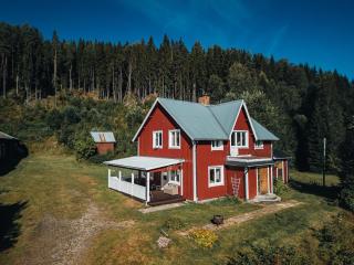 Sfeervol vakantiehuis met waterzicht in Värmland - 9