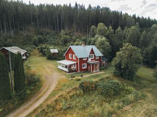 Sfeervol vakantiehuis met waterzicht in Värmland - 8
