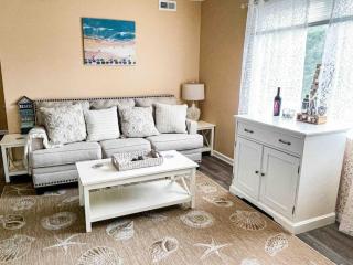 Rehoboth getaway/HotTub/EV/2bd/3.7mi beach/outlets - 6