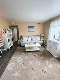 Rehoboth getaway/HotTub/EV/2bd/3.7mi beach/outlets - 5