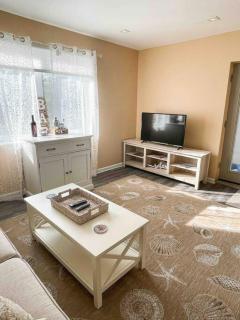 Rehoboth getaway/HotTub/EV/2bd/3.7mi beach/outlets - 4