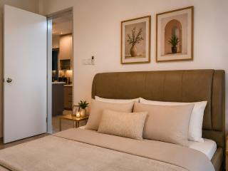 Peaceful Couple Stay - Pool, Metro & Shops Nearby - 6